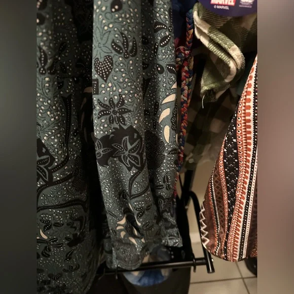 EUC MELLODAY GREEN BLUE PAISLEY TOP 2x - Picture 4 of 6